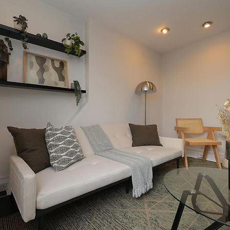 2 Bedroom Chic Apartment With Private Balcony In Notting Hill London Eksteriør bilde